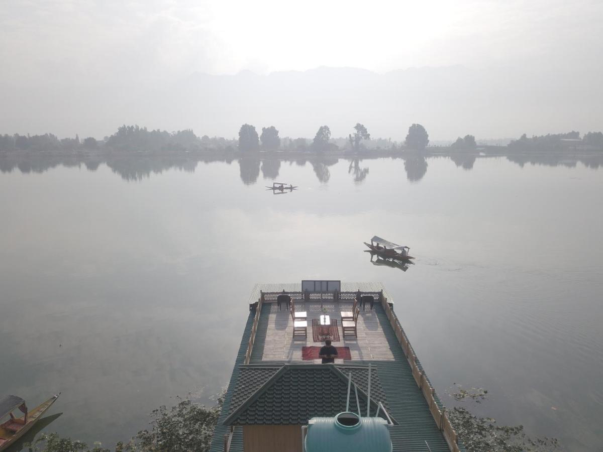 Khilona Luxury Heritage Houseboats Сринагар Экстерьер фото